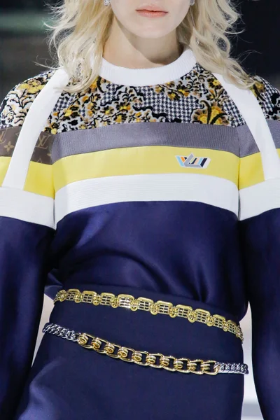 Look 57